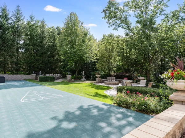 a view of outdoor space