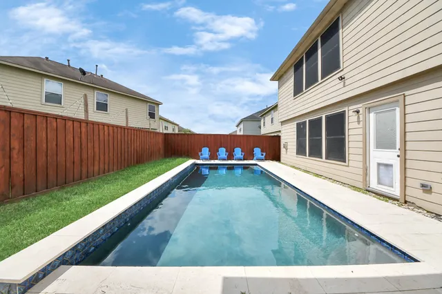 $7,500 | 11754 Green Coral Drive, Houston, TX 77044