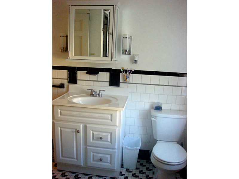 65 Fairfield Road Cranston, RI 02910 - Photo 17 of 20 Bathroom.
