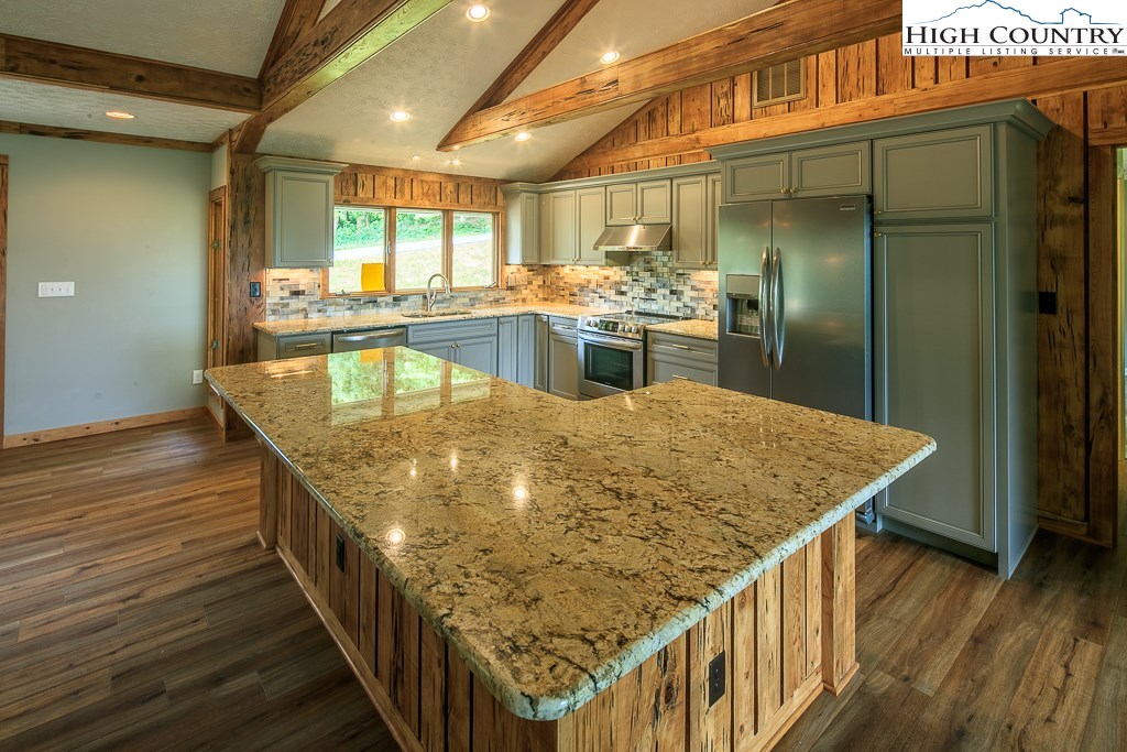 2039 Hickory Boone, NC 28607 - Photo 7 of 38 Gallery Image 7