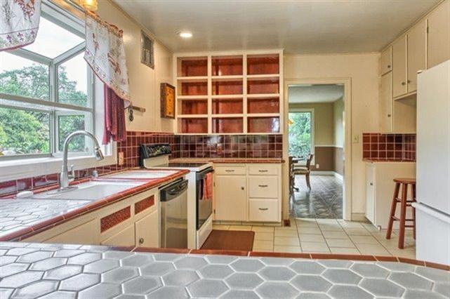 2309 Hillcrest Road Medford, OR 97504 - Photo 11 of 35 Additional Photo