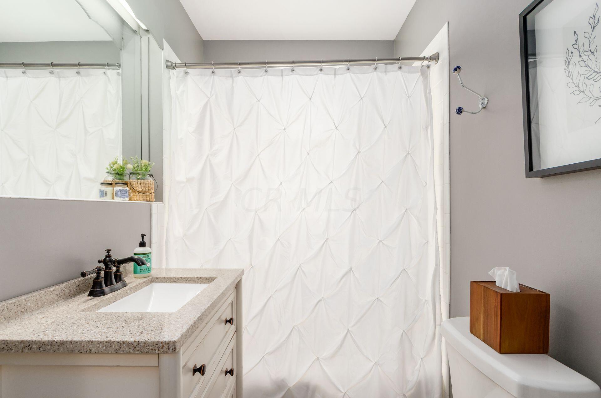 78 Brevoort Road Columbus, OH 43214 - Photo 17 of 55 1st Floor Bath