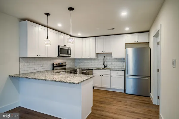 $2,295 | 21 Gay Street, Unit 302, Phoenixville, PA 19460