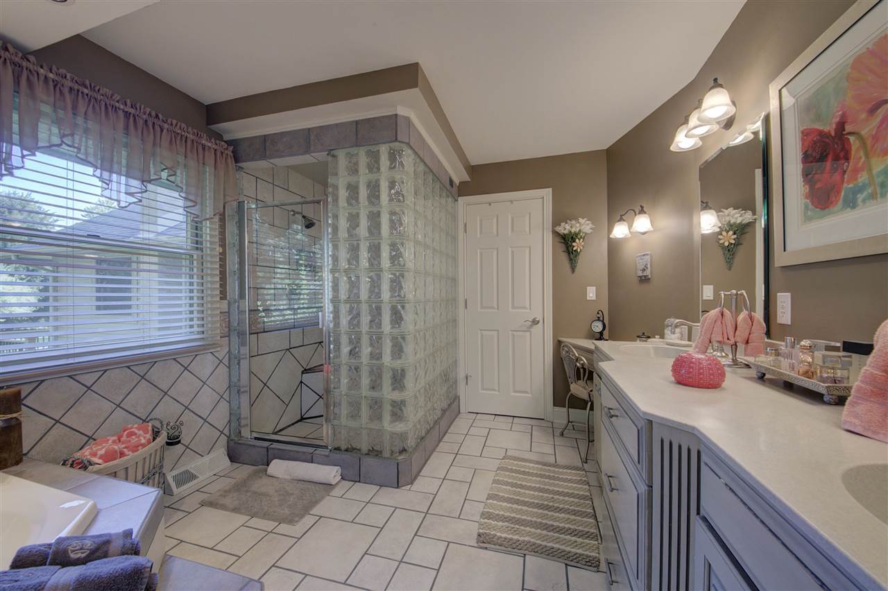 721 East River Road Flushing, MI 48433 - Photo 37 of 62