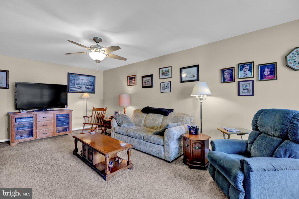 212 North Elm Street Lititz, PA 17543 - Photo 8 of 37