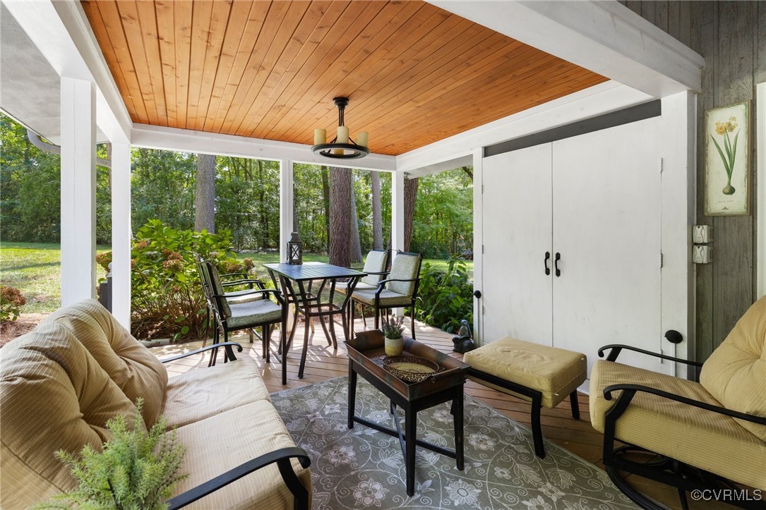 281 Echo Meadows Road Rockville, VA 23146 - Photo 26 of 50 a living room with furniture and a large window