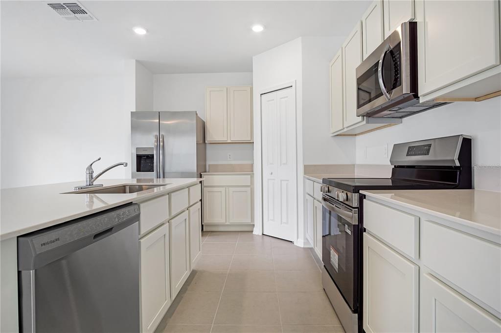2728 Lookout Rdg Road Haines City, FL 33844 - Photo 6 of 37 Gallery Image 6