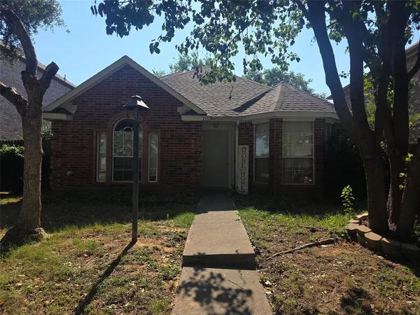 $1,895 | 1717 Creekbend Drive, Lewisville, TX 75067