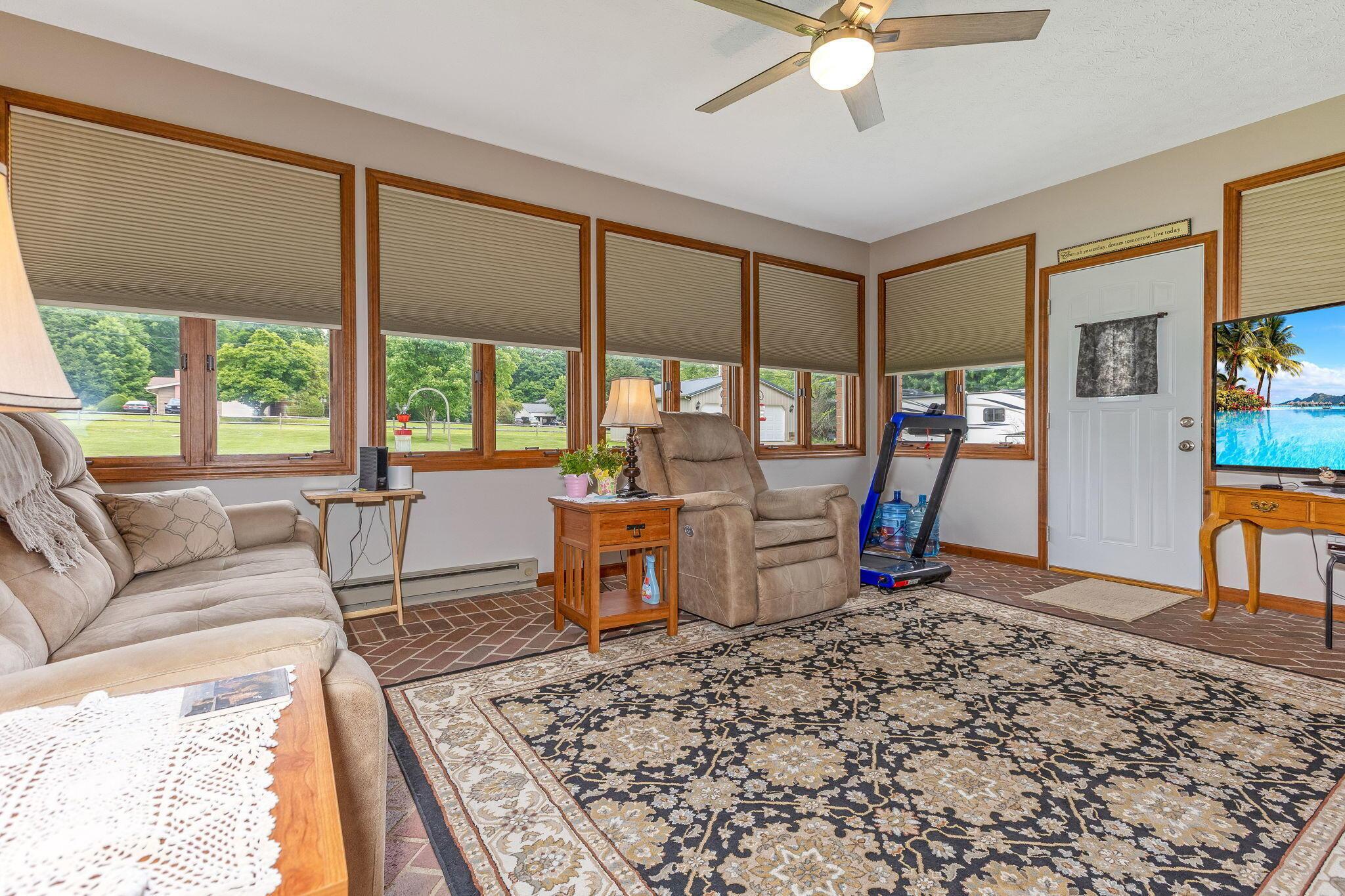 1030 Rhoda Lane Northeast Lancaster, OH 43130 - Photo 15 of 61 amazing space