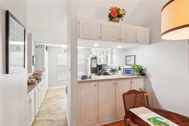 $1,900 | 2005 Audubon Trace, Unit 2005, Jefferson, LA 70121