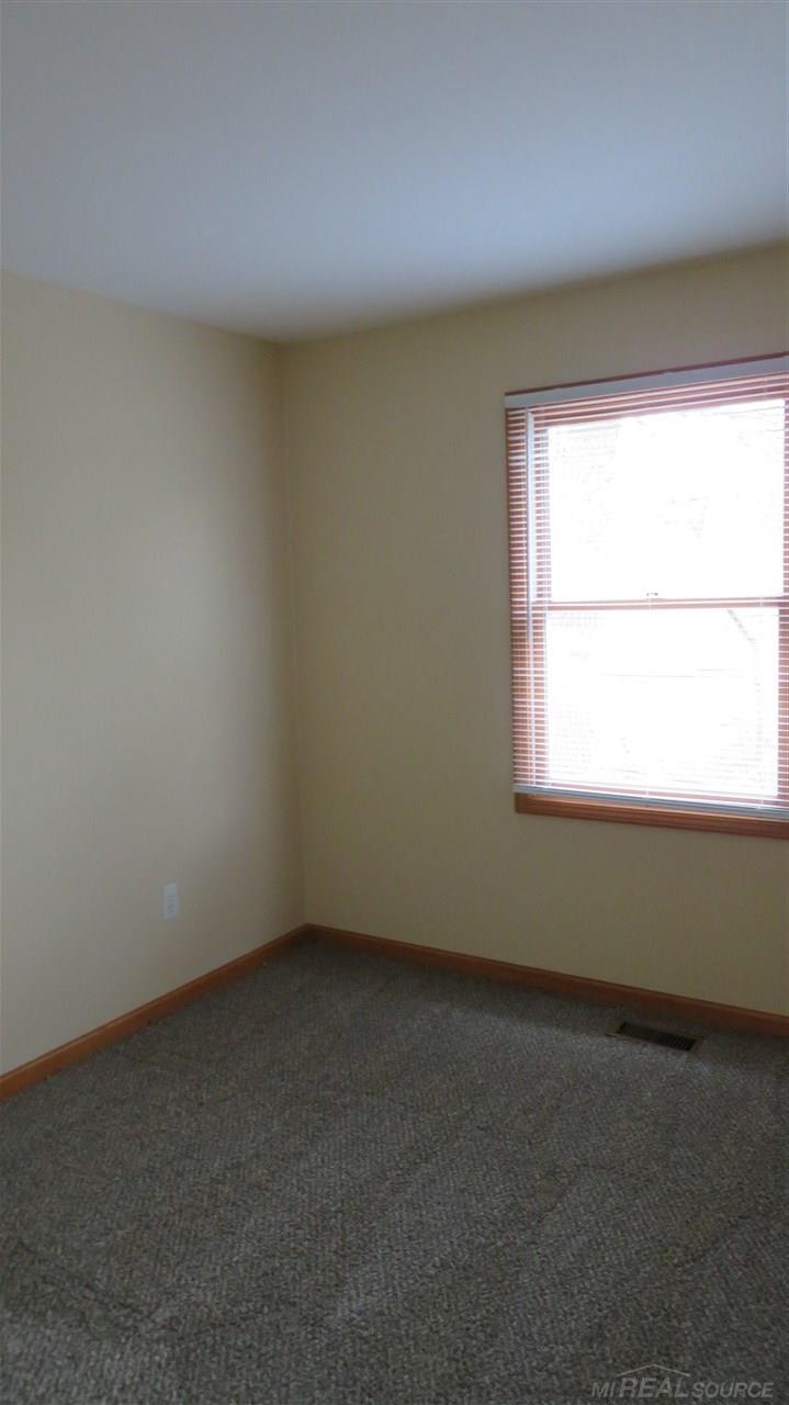 3515 Longview Avenue Rochester, MI 48307 - Photo 14 of 24 50038062-13.JPG
