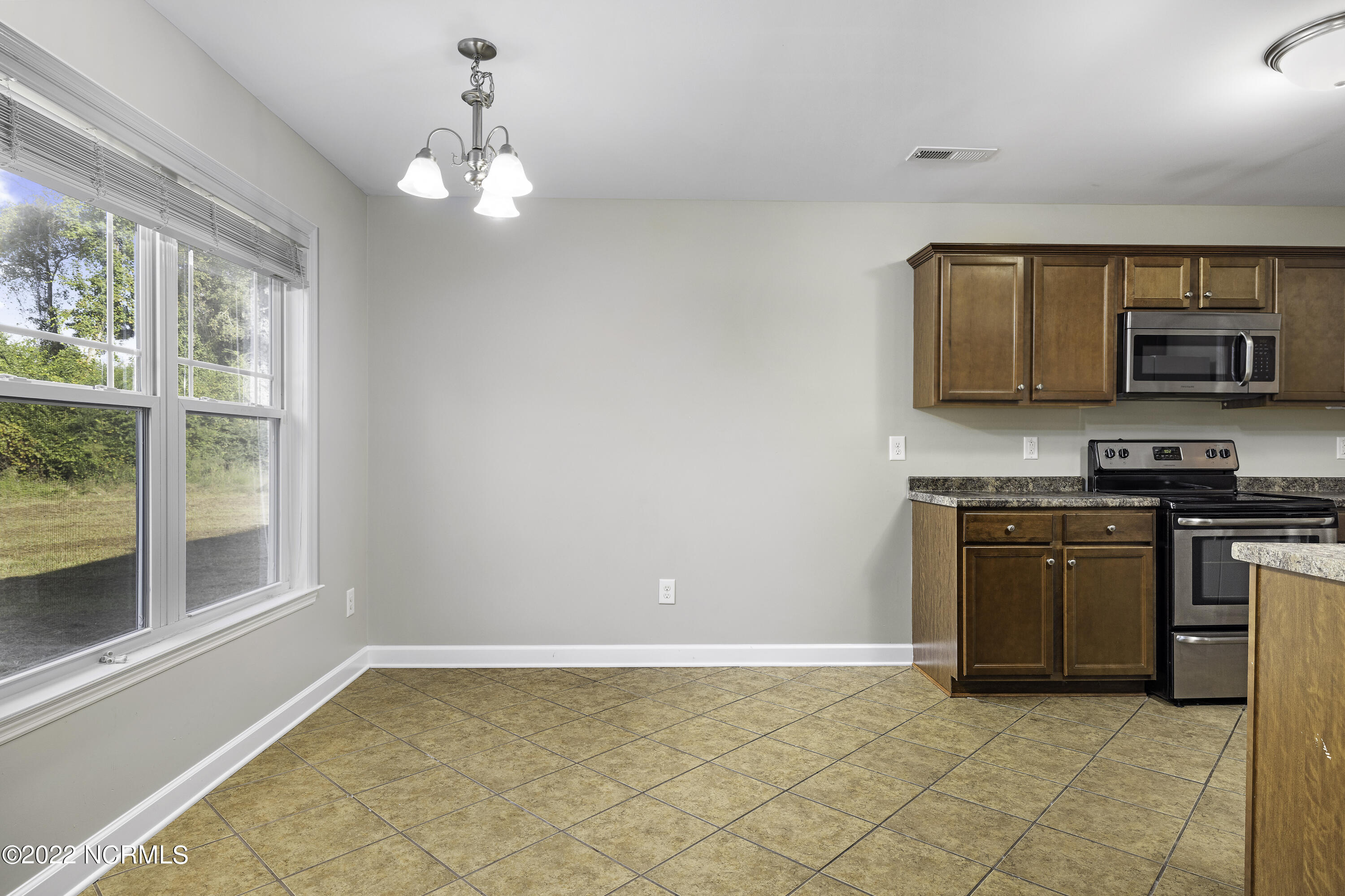 1629 Murrill Hill Road Jacksonville, NC 28540 - Photo 8 of 17