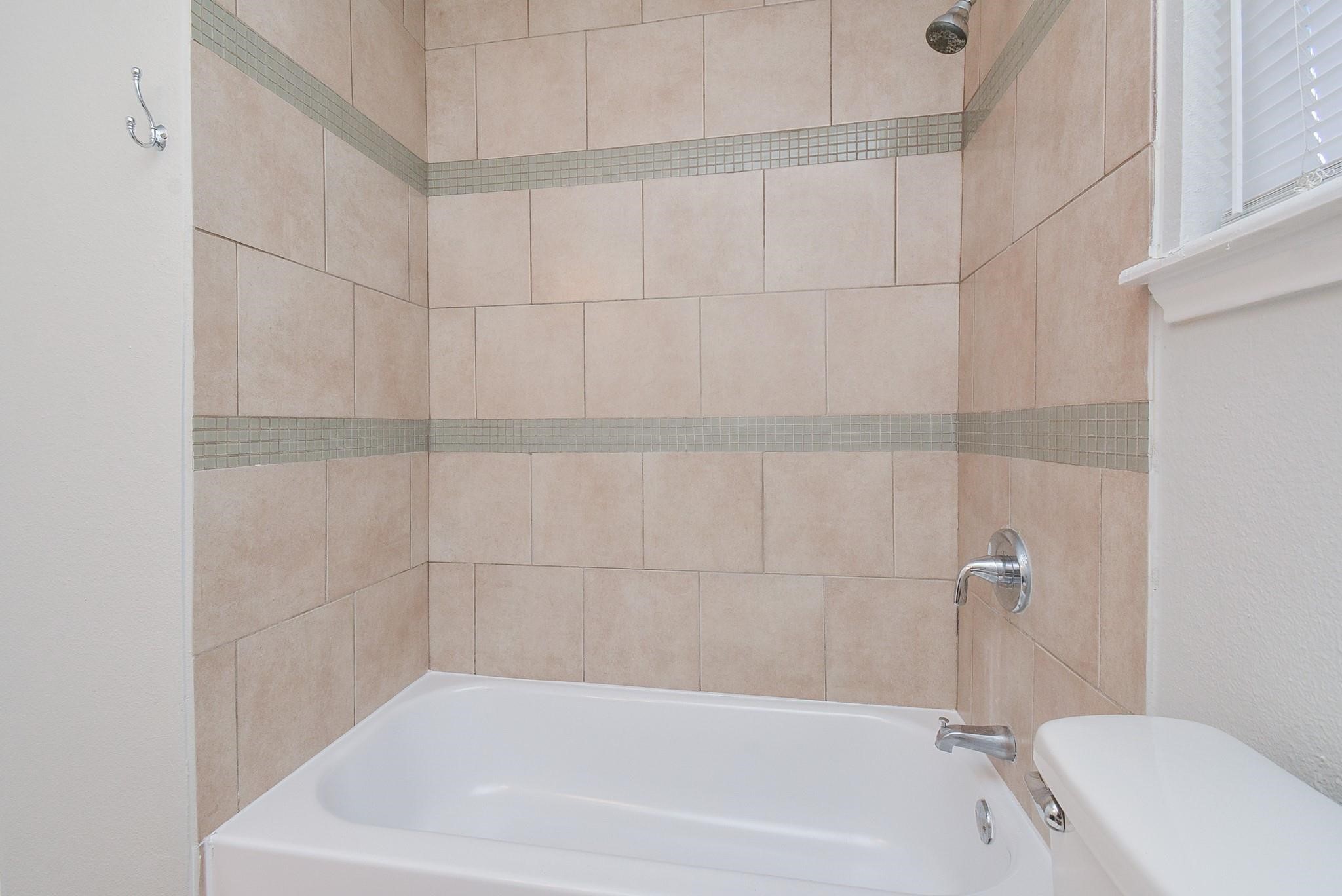 2118 Thonig Road, Unit B Houston, TX 77055 - Photo 28 of 28 Gallery Image 28
