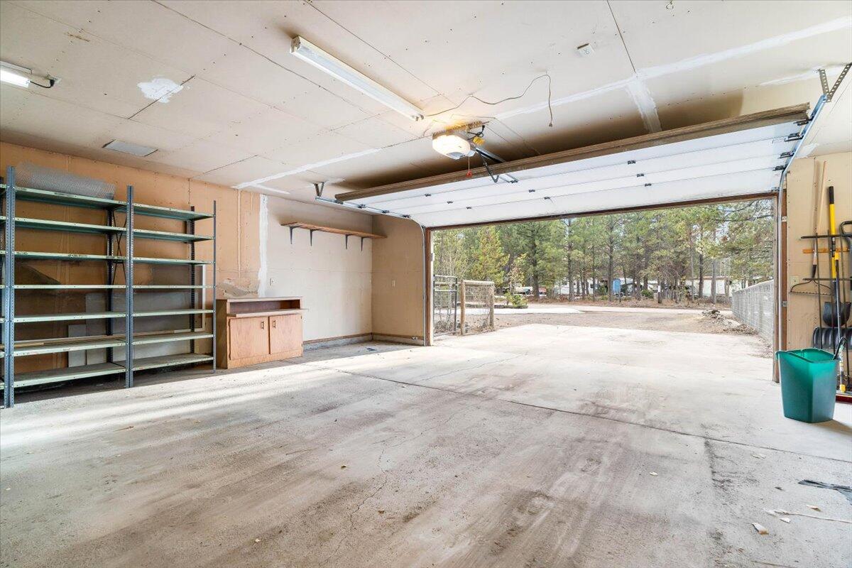 51520 Ash Road La Pine, OR 97739 - Photo 36 of 57 45-Garage