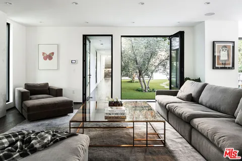 $10,599,999 | 810 North Orlando Avenue, West Hollywood, CA 90069