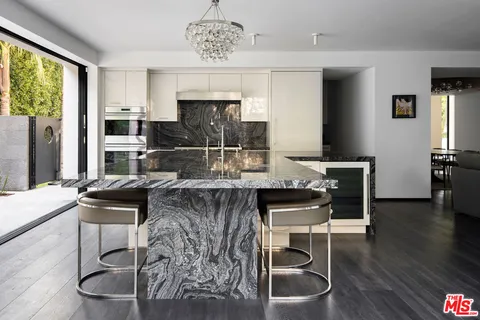 $10,599,999 | 810 North Orlando Avenue, West Hollywood, CA 90069