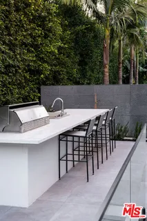 $10,599,999 | 810 North Orlando Avenue, West Hollywood, CA 90069