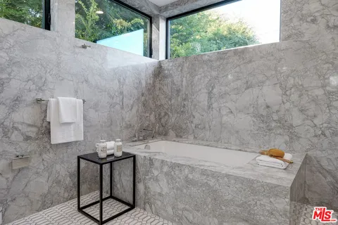 $10,599,999 | 810 North Orlando Avenue, West Hollywood, CA 90069