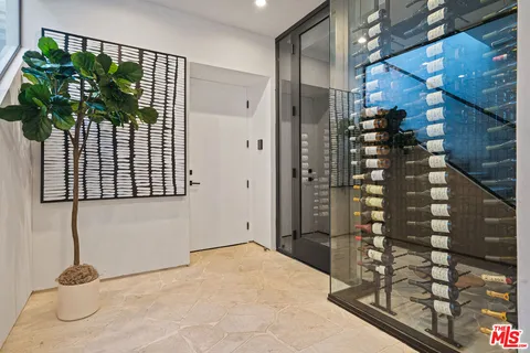 $10,599,999 | 810 North Orlando Avenue, West Hollywood, CA 90069