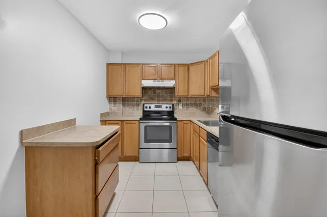 $2,300 | 5260 Northwest 2nd Avenue, Unit 206, Boca Raton, FL 33487