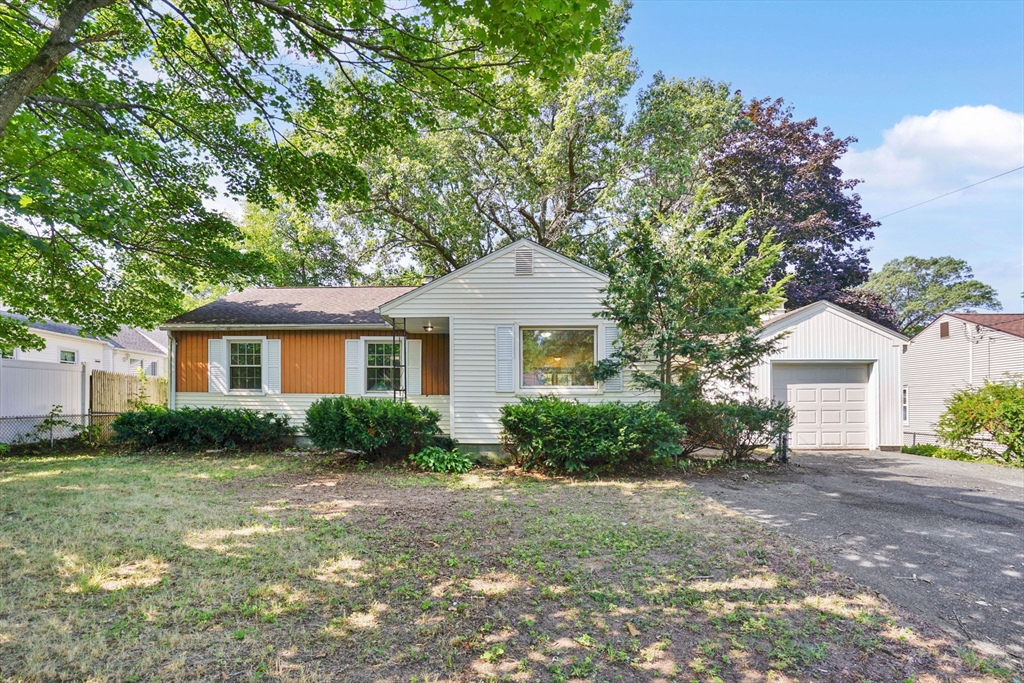 11 West Canton Circle Springfield, MA 01104 - Photo 1 of 36 Gallery Image 1