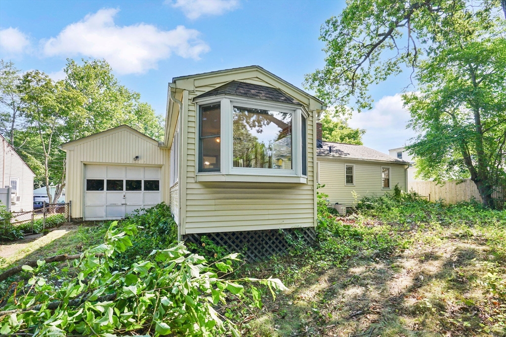 11 West Canton Circle Springfield, MA 01104 - Photo 4 of 36 Gallery Image 4