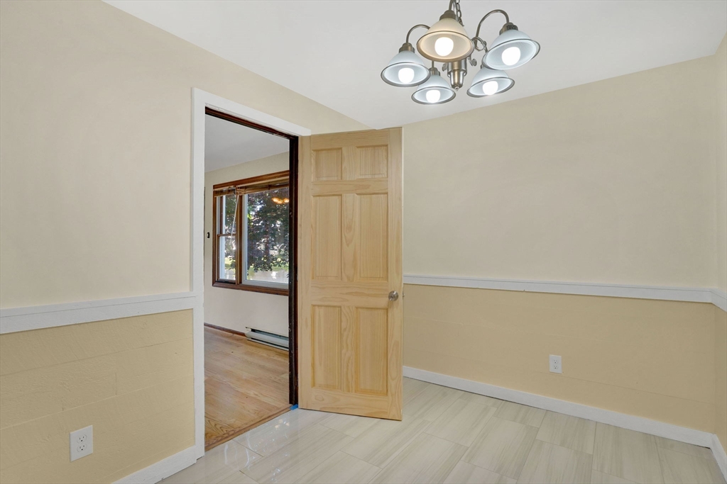 11 West Canton Circle Springfield, MA 01104 - Photo 7 of 36 Gallery Image 7