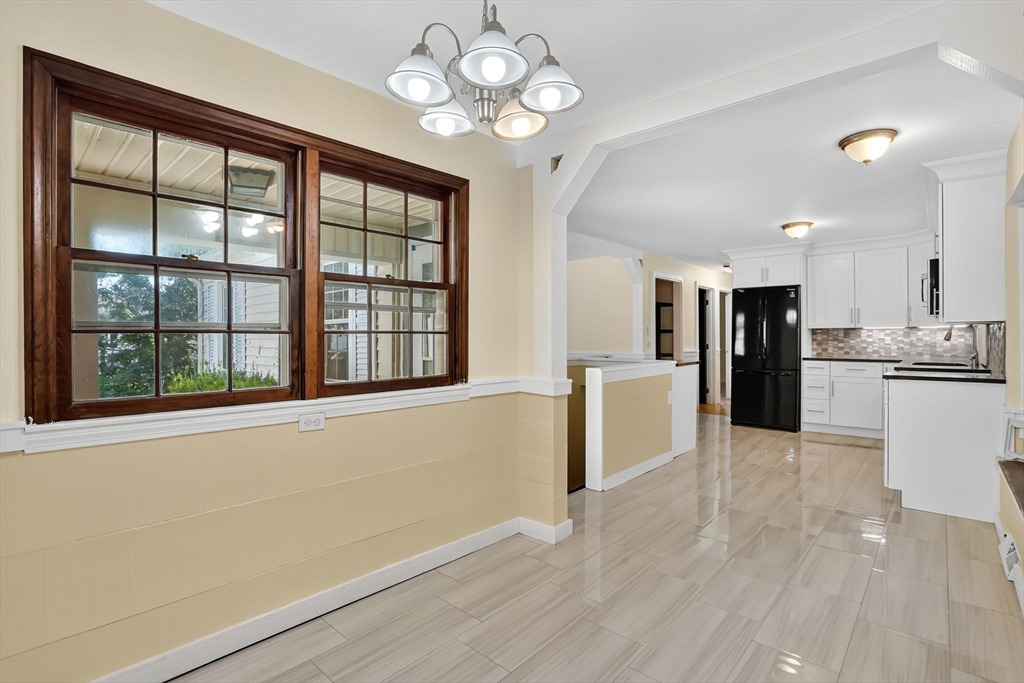11 West Canton Circle Springfield, MA 01104 - Photo 8 of 36 Gallery Image 8