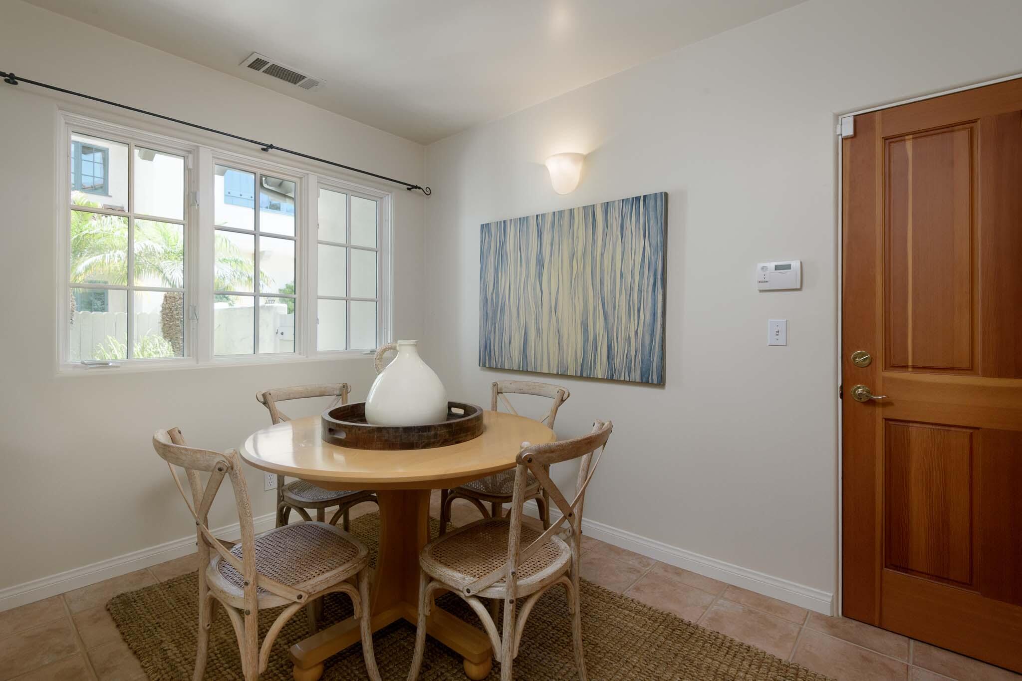 67 Olive Mill Road Santa Barbara, CA 93108 - Photo 13 of 33 Breakfast nook