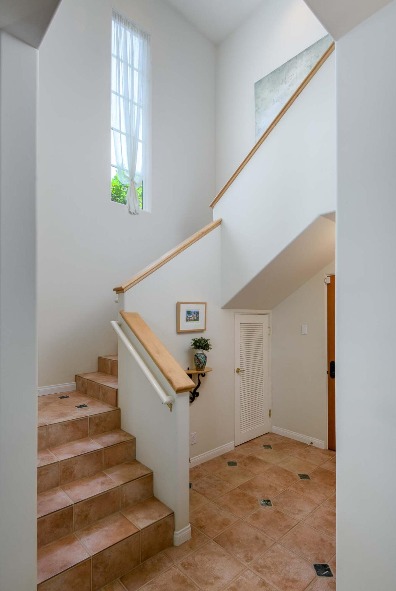 67 Olive Mill Road Santa Barbara, CA 93108 - Photo 15 of 33 Stairway