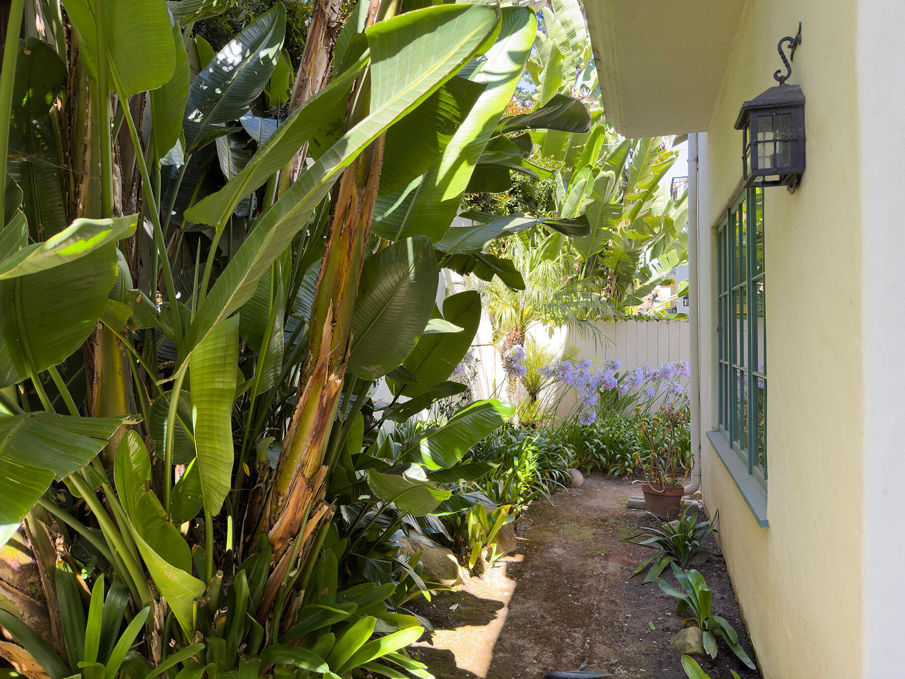 67 Olive Mill Road Santa Barbara, CA 93108 - Photo 26 of 33 Side yard 3