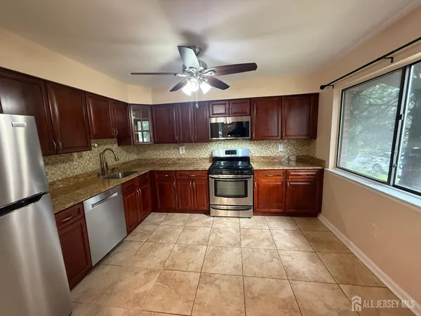$3,600 | 1302 Edison Glen Terrace, Edison, NJ 08837