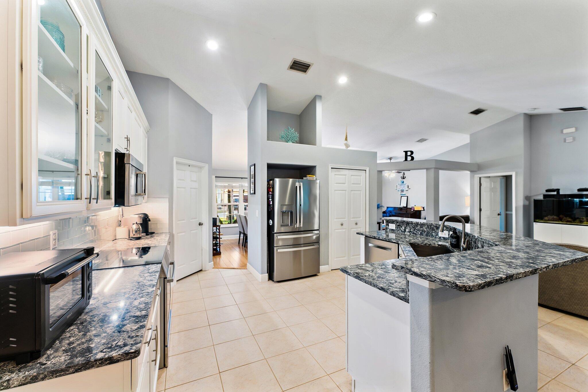 2136 Southwest Panther Trace Stuart, FL 34997 - Photo 27 of 62 026-2136SWPantherTrace-Stuart-SMALL