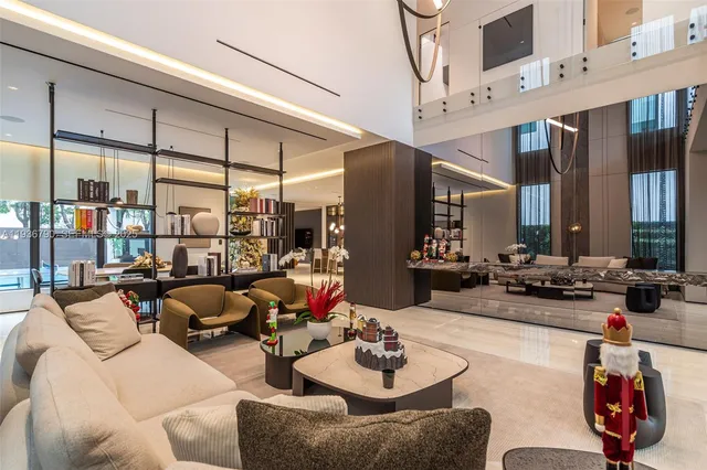 $4,275,000 | 10540 Northwest 67th Terrace, Doral, FL 33178