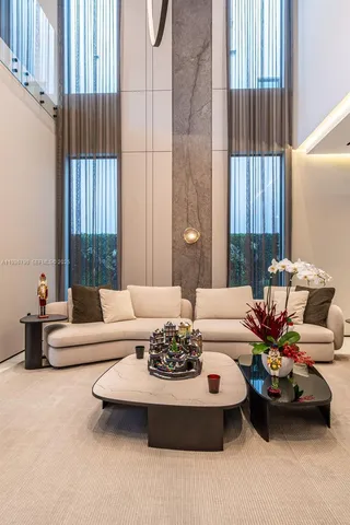 $4,275,000 | 10540 Northwest 67th Terrace, Doral, FL 33178