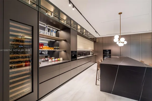 $4,275,000 | 10540 Northwest 67th Terrace, Doral, FL 33178