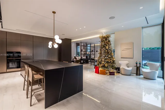 $4,275,000 | 10540 Northwest 67th Terrace, Doral, FL 33178