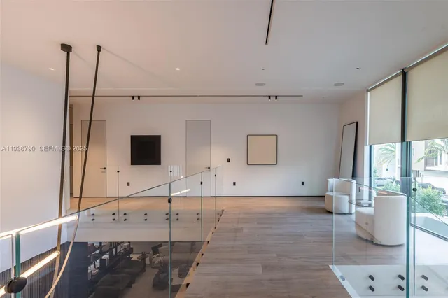 $4,275,000 | 10540 Northwest 67th Terrace, Doral, FL 33178