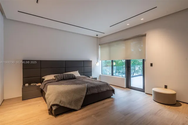 $4,275,000 | 10540 Northwest 67th Terrace, Doral, FL 33178