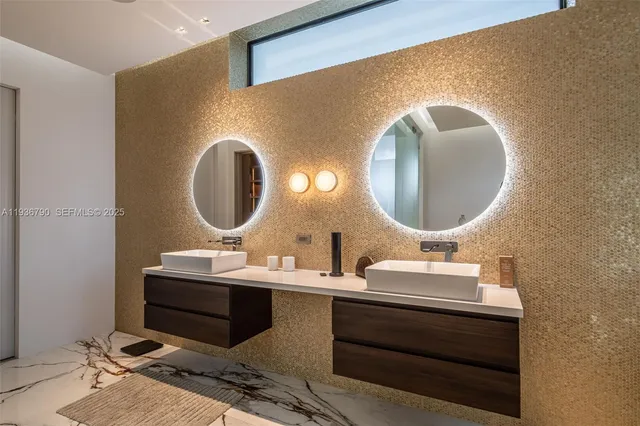 $4,275,000 | 10540 Northwest 67th Terrace, Doral, FL 33178