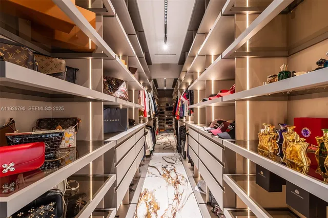 $4,275,000 | 10540 Northwest 67th Terrace, Doral, FL 33178