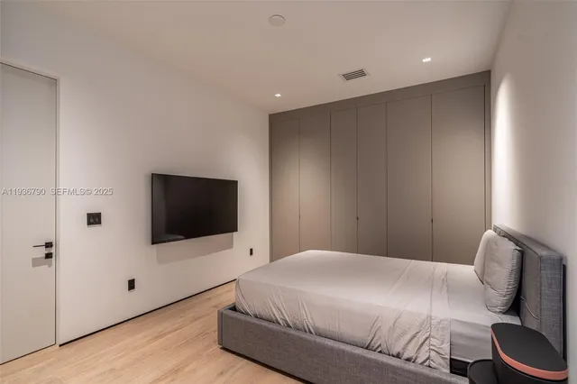 $4,275,000 | 10540 Northwest 67th Terrace, Doral, FL 33178