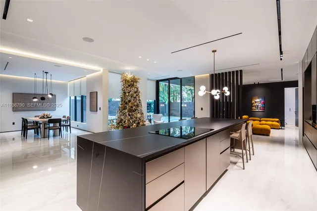 $4,275,000 | 10540 Northwest 67th Terrace, Doral, FL 33178