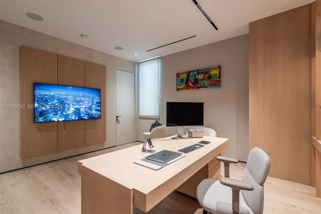 $4,275,000 | 10540 Northwest 67th Terrace, Doral, FL 33178