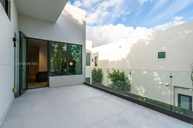 $4,275,000 | 10540 Northwest 67th Terrace, Doral, FL 33178