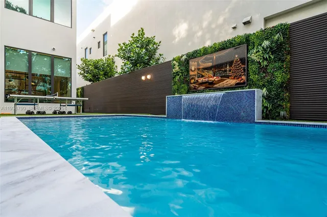 $4,275,000 | 10540 Northwest 67th Terrace, Doral, FL 33178