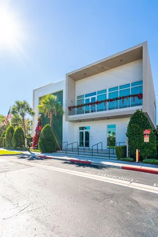 $4,275,000 | 10540 Northwest 67th Terrace, Doral, FL 33178