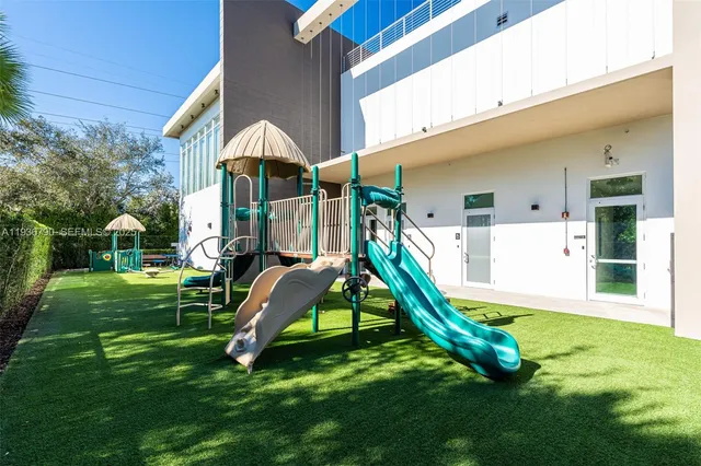 $4,275,000 | 10540 Northwest 67th Terrace, Doral, FL 33178