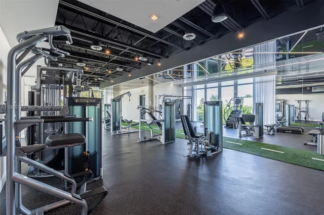 $4,275,000 | 10540 Northwest 67th Terrace, Doral, FL 33178