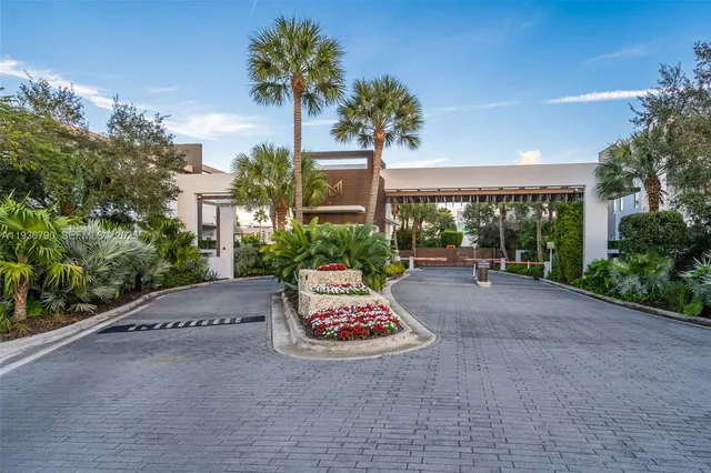 $4,275,000 | 10540 Northwest 67th Terrace, Doral, FL 33178